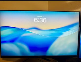Dell 24" Monitor P2421DC in Excellent condition
