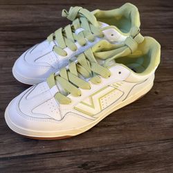 Vans Men’s Size 9 1/2 (NEW NEVER WORN)