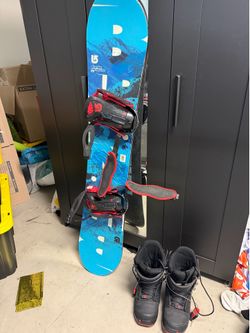Snowboard with bindings and boots woman size 9