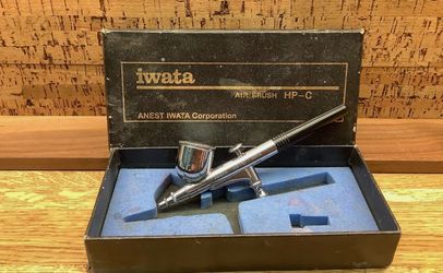 IWATA HOC AIRBRUSH FROM JAPAN 60$ FIRM
