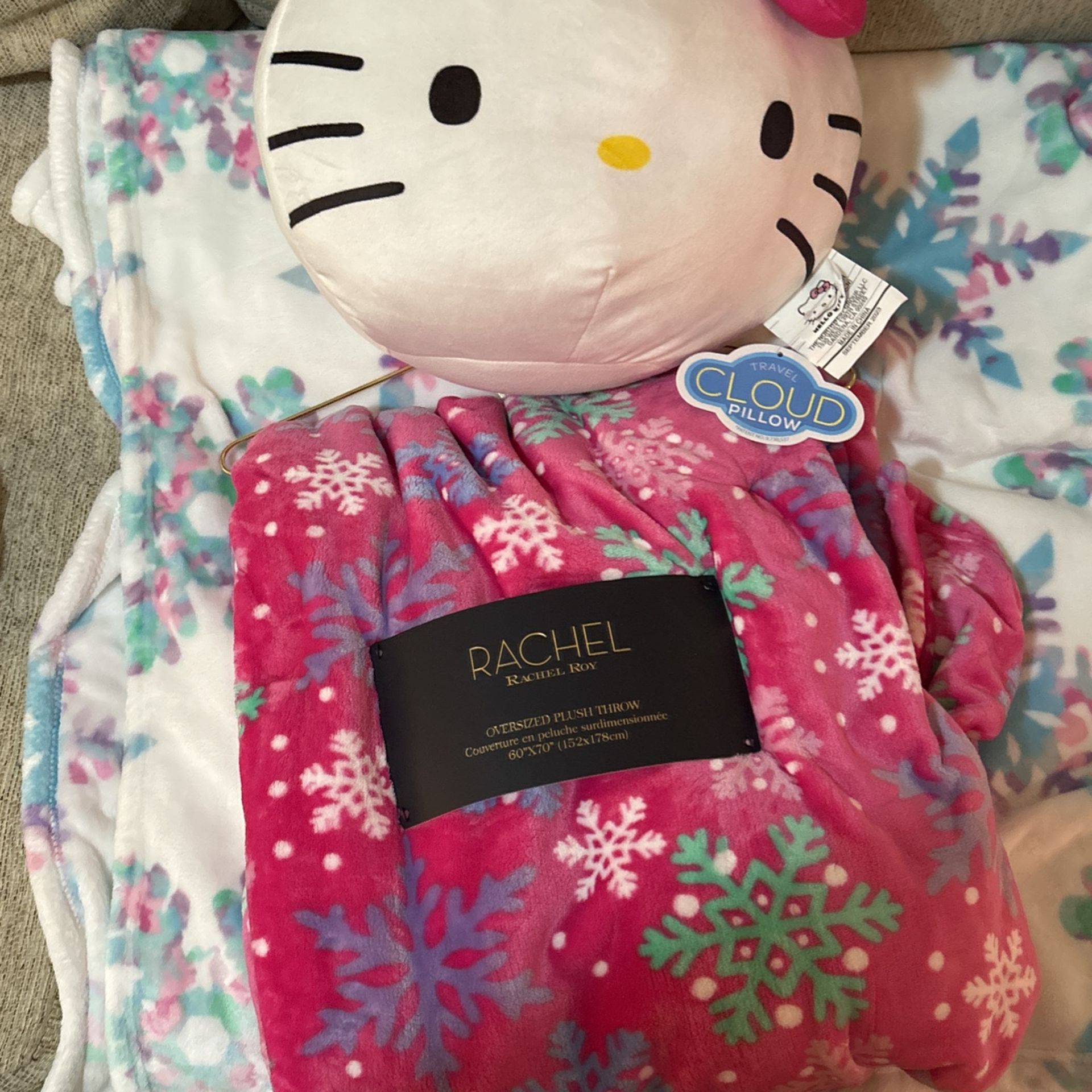 HK Pillow & Cute Blanket
