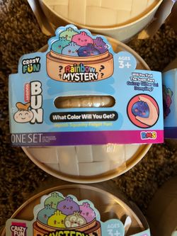 Rainbow Squishy Mystery dumpling toy