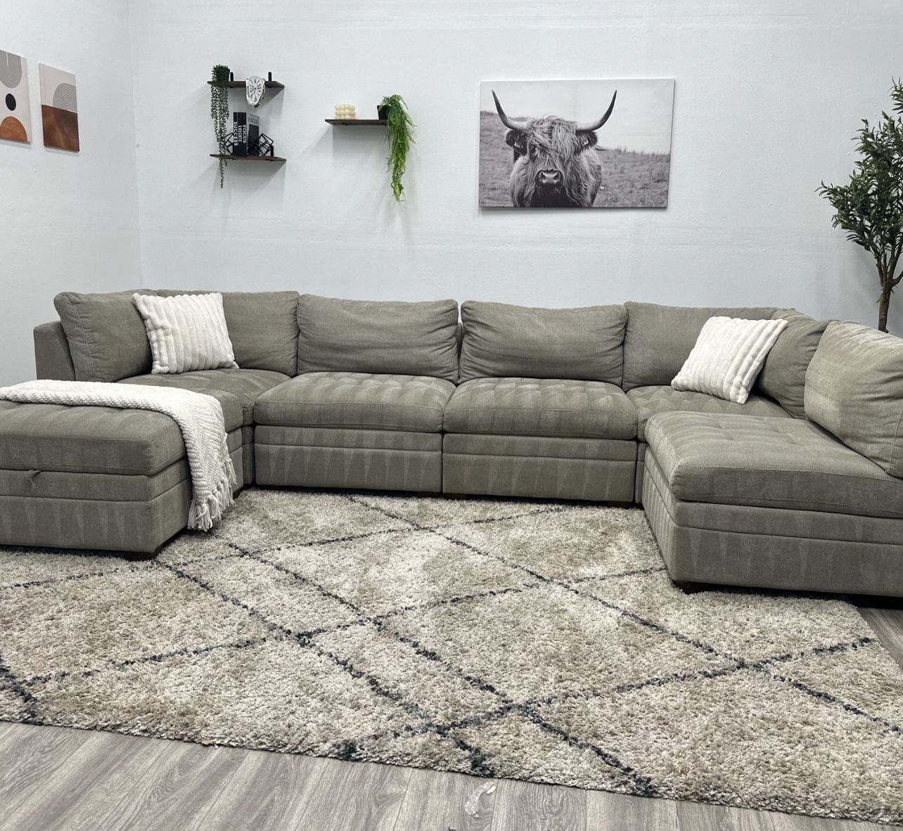Thomasville sectional Modular Couch - Free Delivery