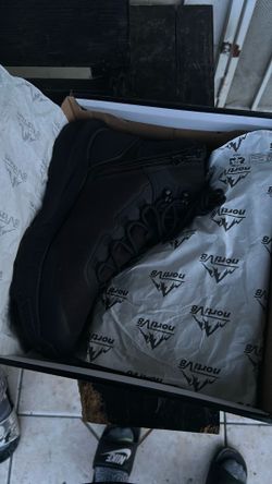 Work shoes