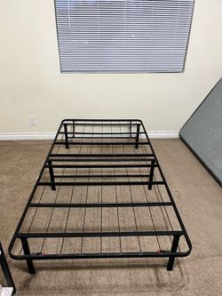 və ya daha diqqətçəkən:  Twin Beds with Mattresses – Moving Sale – Must Go