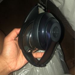 Studio 2 Wireless Untiny Edition Silver- Black
