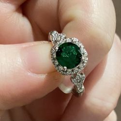 Beautiful Round Cut Emerald Silver Ring 925 Size 8