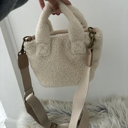 Sherpa Crossbody 
