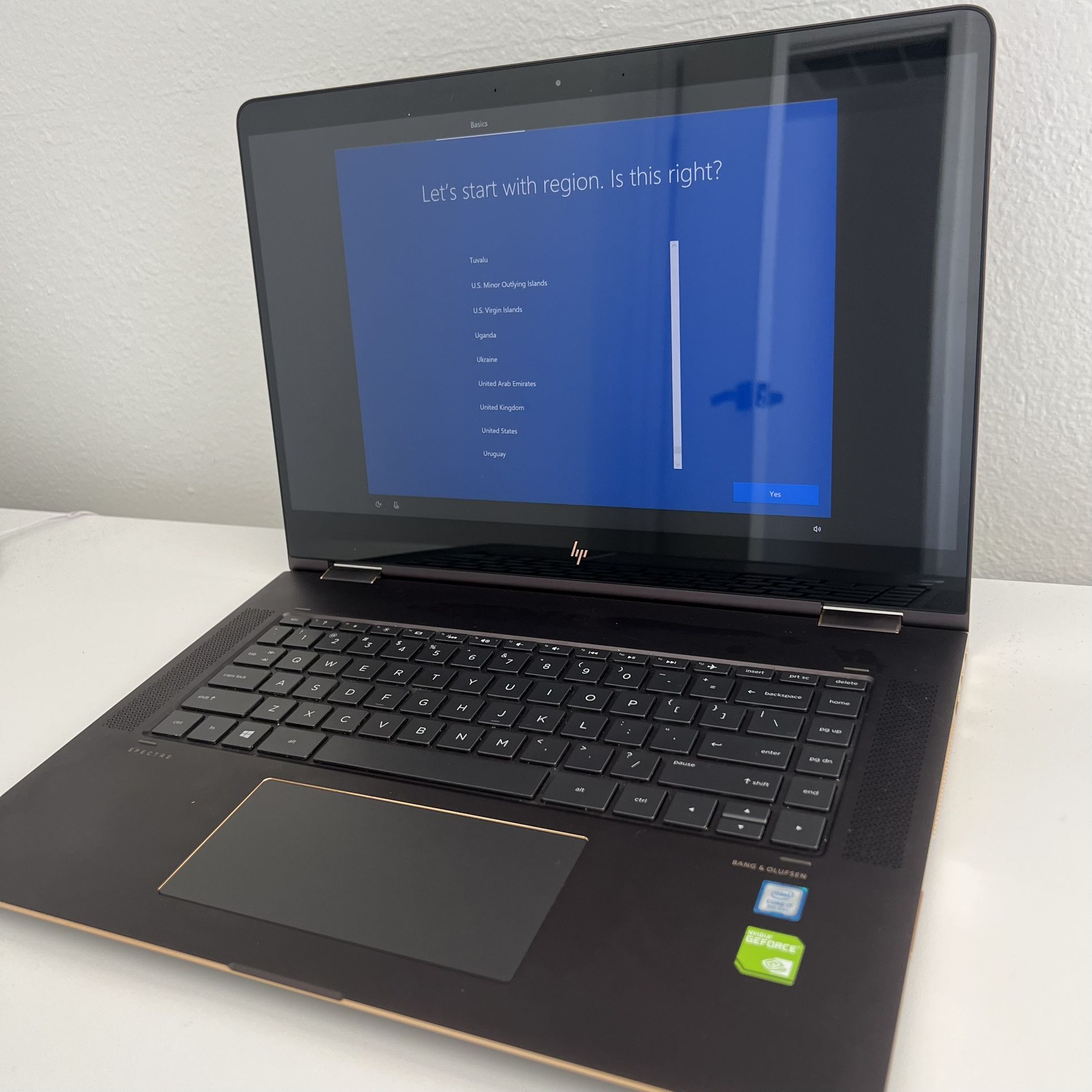 HP Spectre x360 Laptop 15.6" 2018 4K TOUCH 1.8GHz i7-8550U 16GB 512GB SSD MX150 
