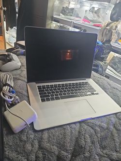 Apple MacBook Pro Laptop with Charger