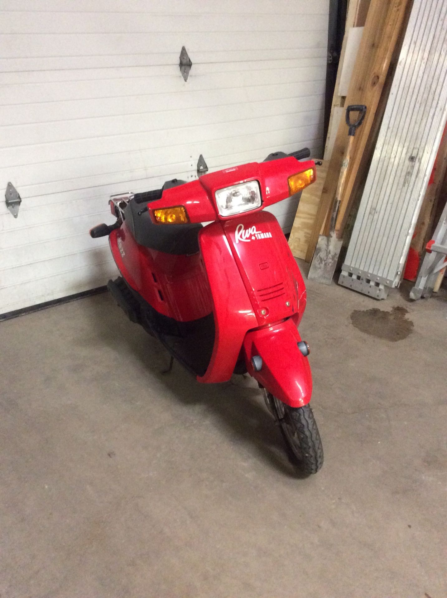 Yamaha Riva Razz Red Scooter