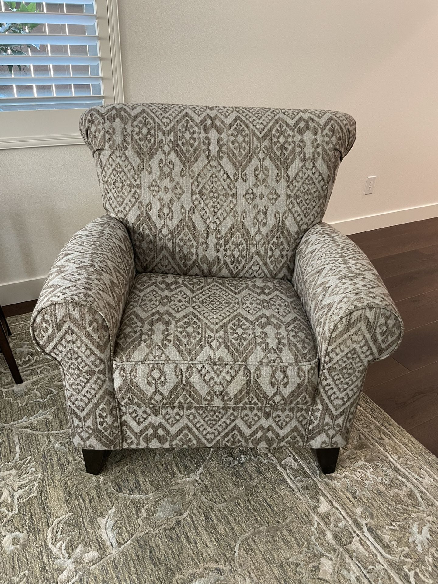 Accent Chair 