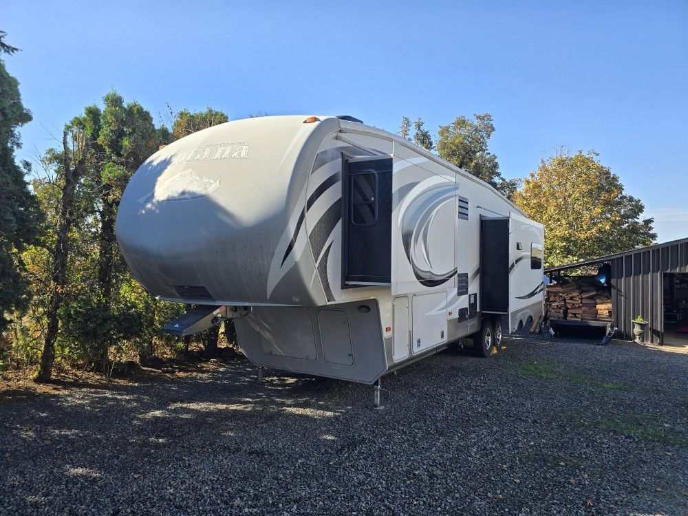 5th Wheel Trailer