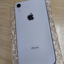 Iphone XR 128GB UNLOCKED. Firm Price.  Store Pick Up Only.  El Precio Es Firme.