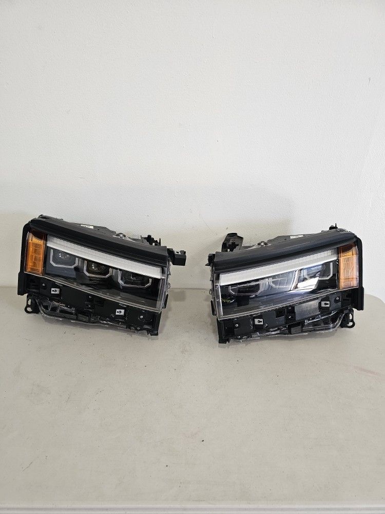 Land Cruiser Left And Right Headlight 2024 2025