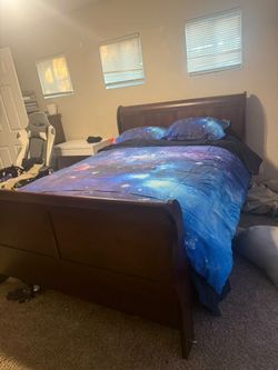 Queen bedroom set