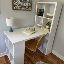 White Desk With Lots Of Shelves