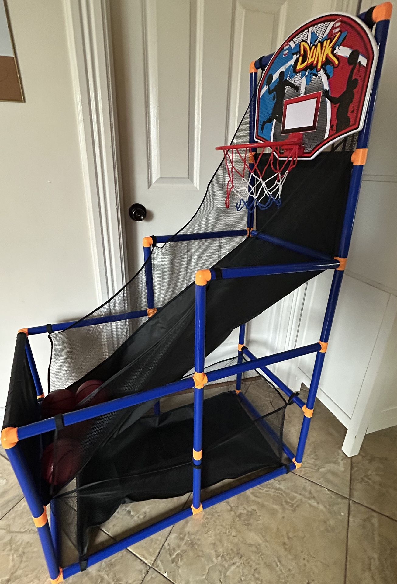 Kids arcade basket ball