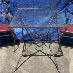 Vintage Outdoor Table/Chairs 