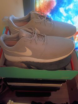 Nike Roshe Low-Top Sneakers Gray