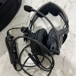 Bose A20 Aviation Headset – Dual Plug, Bluetooth – Excellent Condition