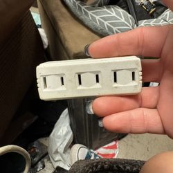 3 Plug Adapter  15 A 125 volt Rosedale Or Airport Dr Message For Meet 