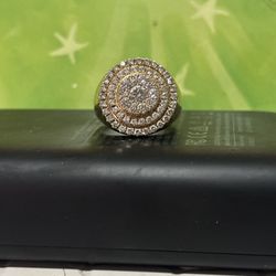 Men’s 14K Diamond Ring.