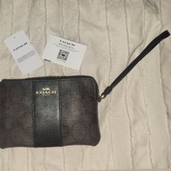 Coach wristlet new w tags