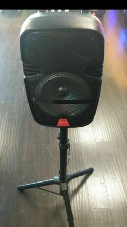 8" Bluetooth speaker DJ karaoke style comes with microphone