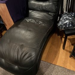 Otto  Couch 