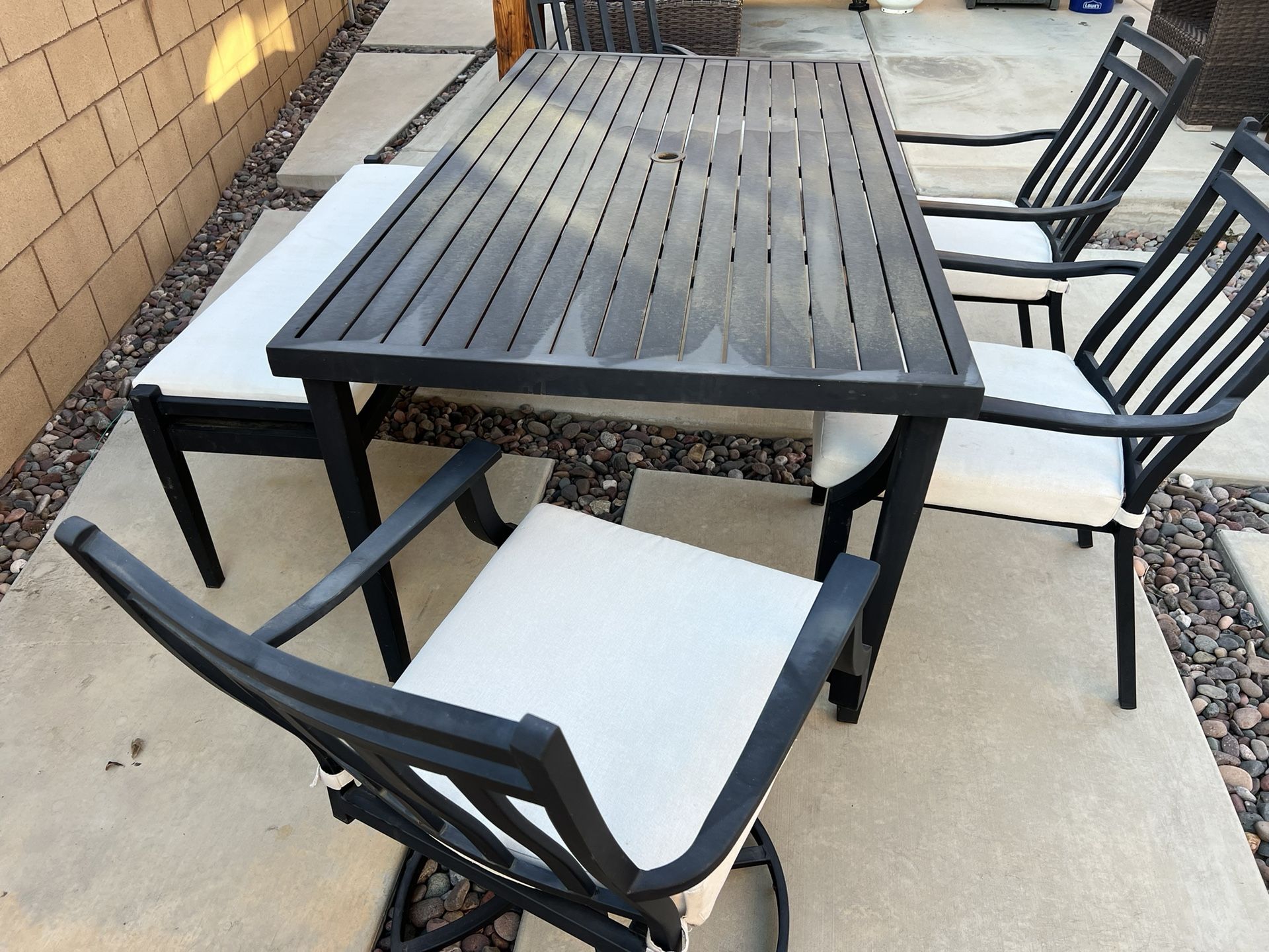 Patio Furniture Table for Sale in Fontana, CA OfferUp