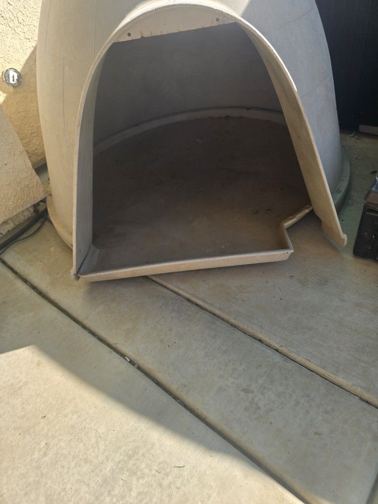 Dogloo Dog House