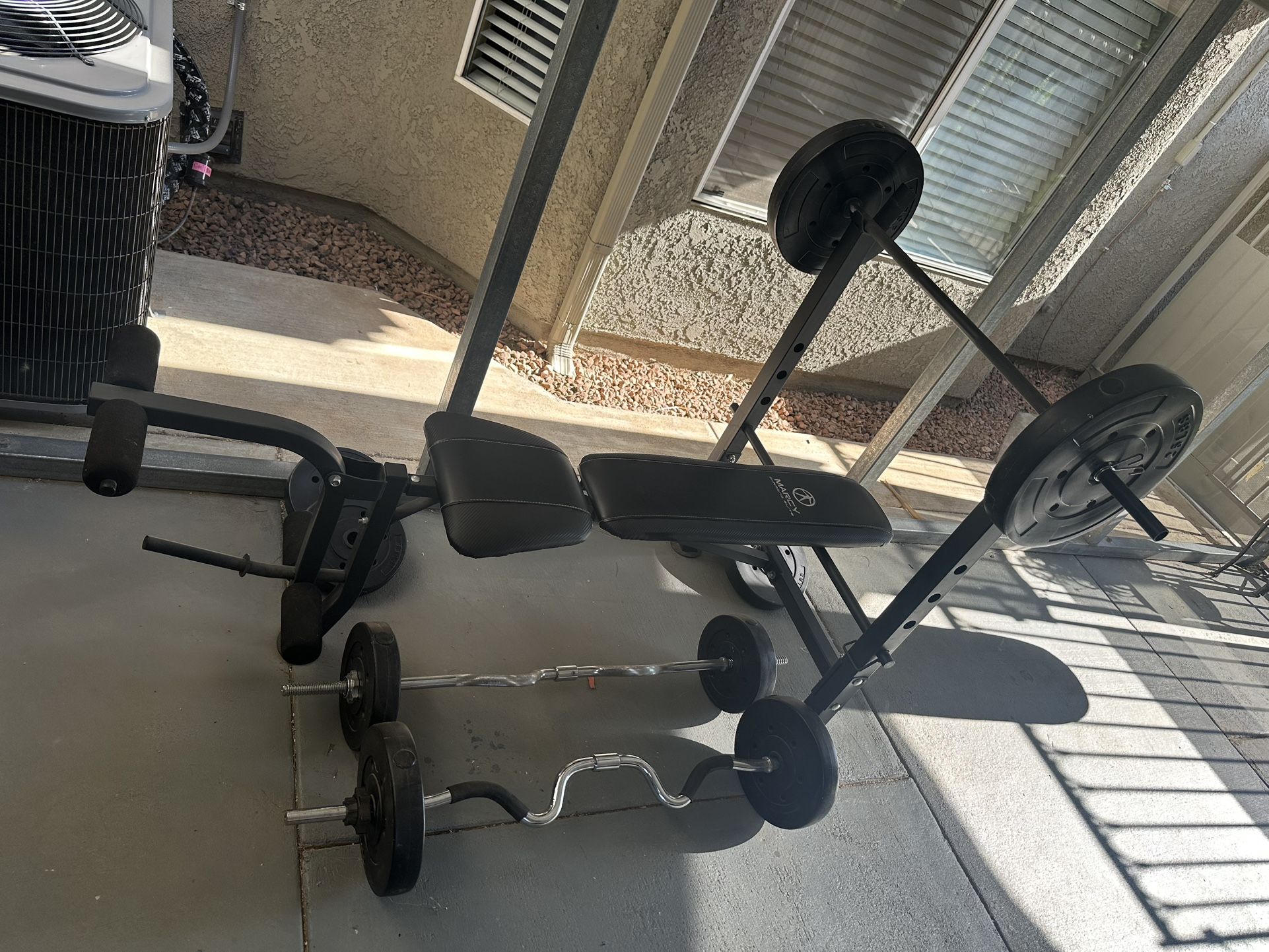 Beginner Bench w/ Weights - 90$ obo