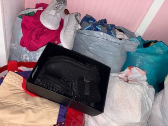 Clothes, mixed women’s some men, storage finds, GUC, as is pick up in wpb