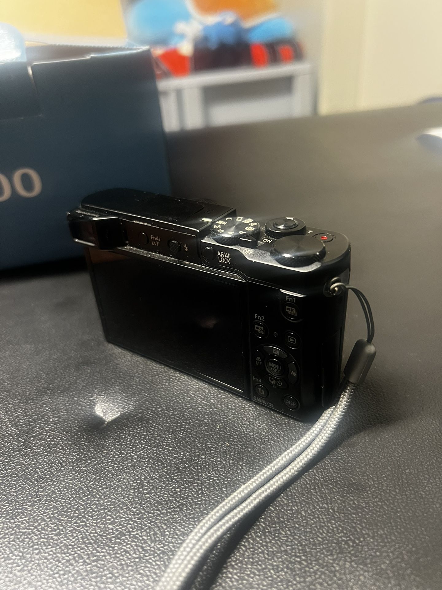 LUMIX G100