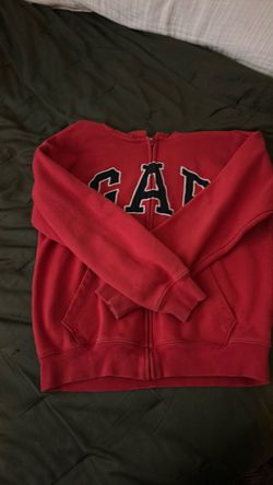 Gap sweater