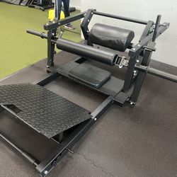 Commercial Hip Thrust / Glute Drive Machine – Plate Loaded