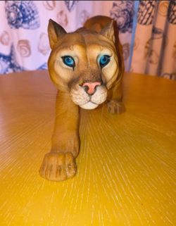 Mountain Lion (Cougar) statue