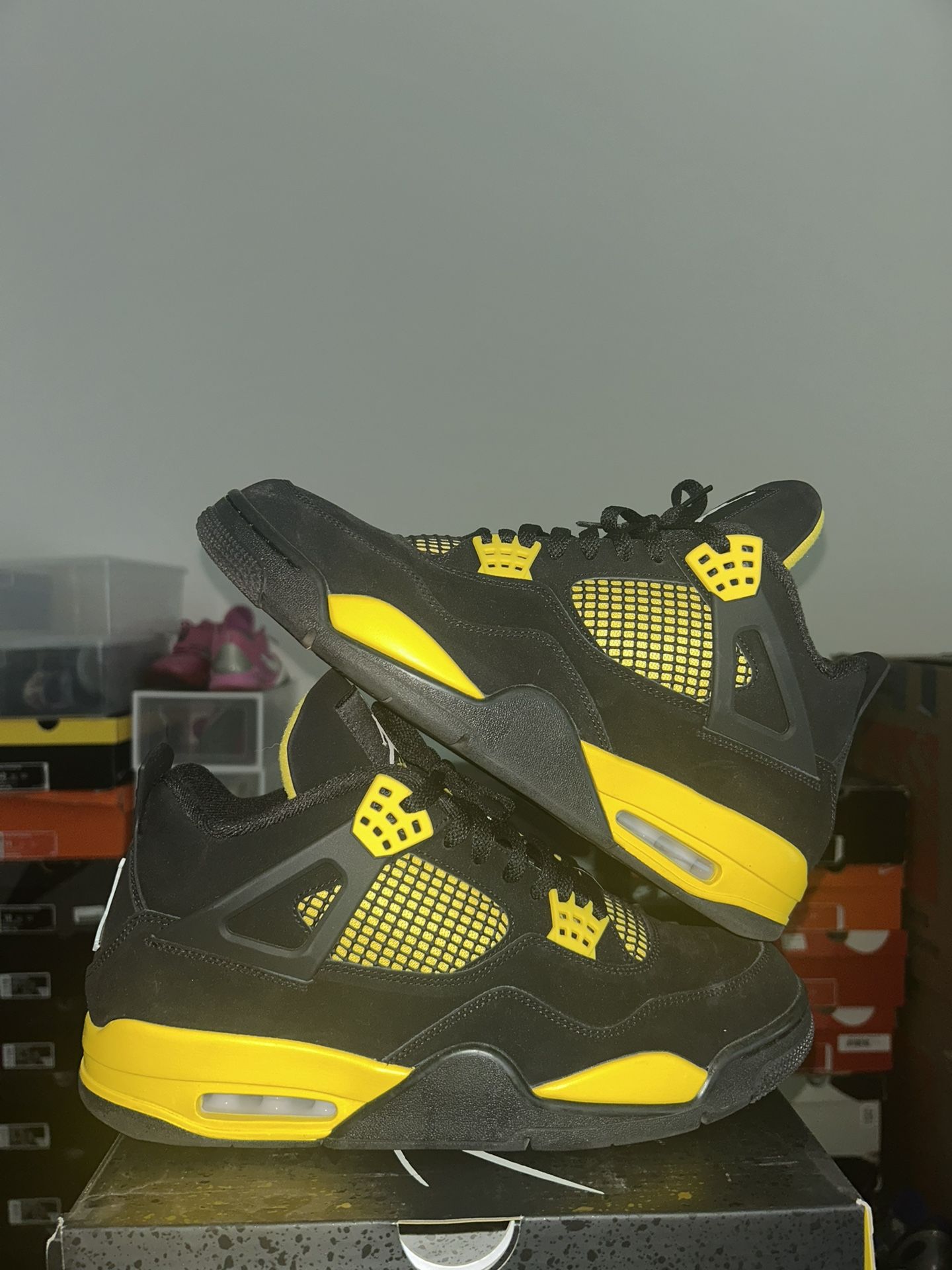 Jordan 4 Retro Thunder Sz 12