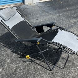 GCI Zero Gravity Folding Recling Chaise Lounge Sun Patio Pool Side Chair!