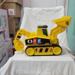 Tractor Toy De Batería Se Mueve  La Parte De Al frente Y Atrás Maxx Action Nuevo 15 Dolares 