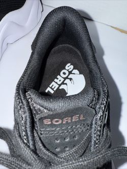  WOMENS Size 9 SOREL KINETIC RUNNING SNEAKERS  NWOT NWOB