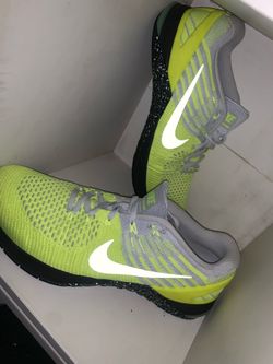 NIKE METCOM  DSK FLY KNIT SIZE 11