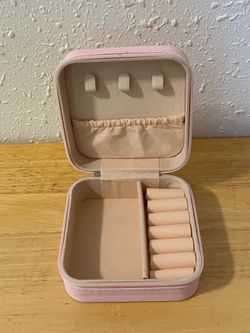 Pink 3.75" Square Zippered Travel Jewelry Box