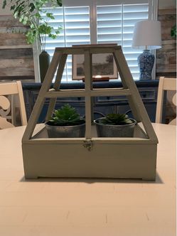 18” TABLETOP GREENHOUSE with FAUX PLANTS