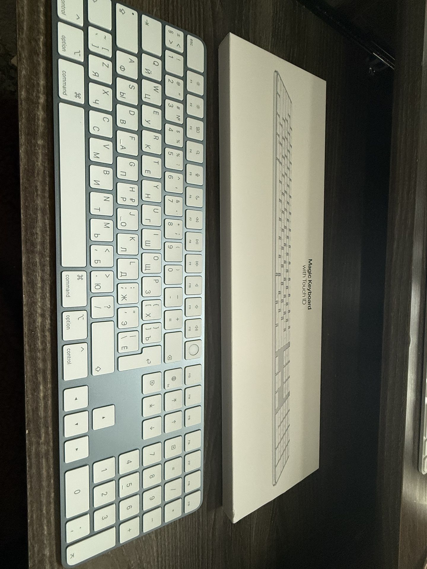 Wireless Apple Magic Keyboard $110