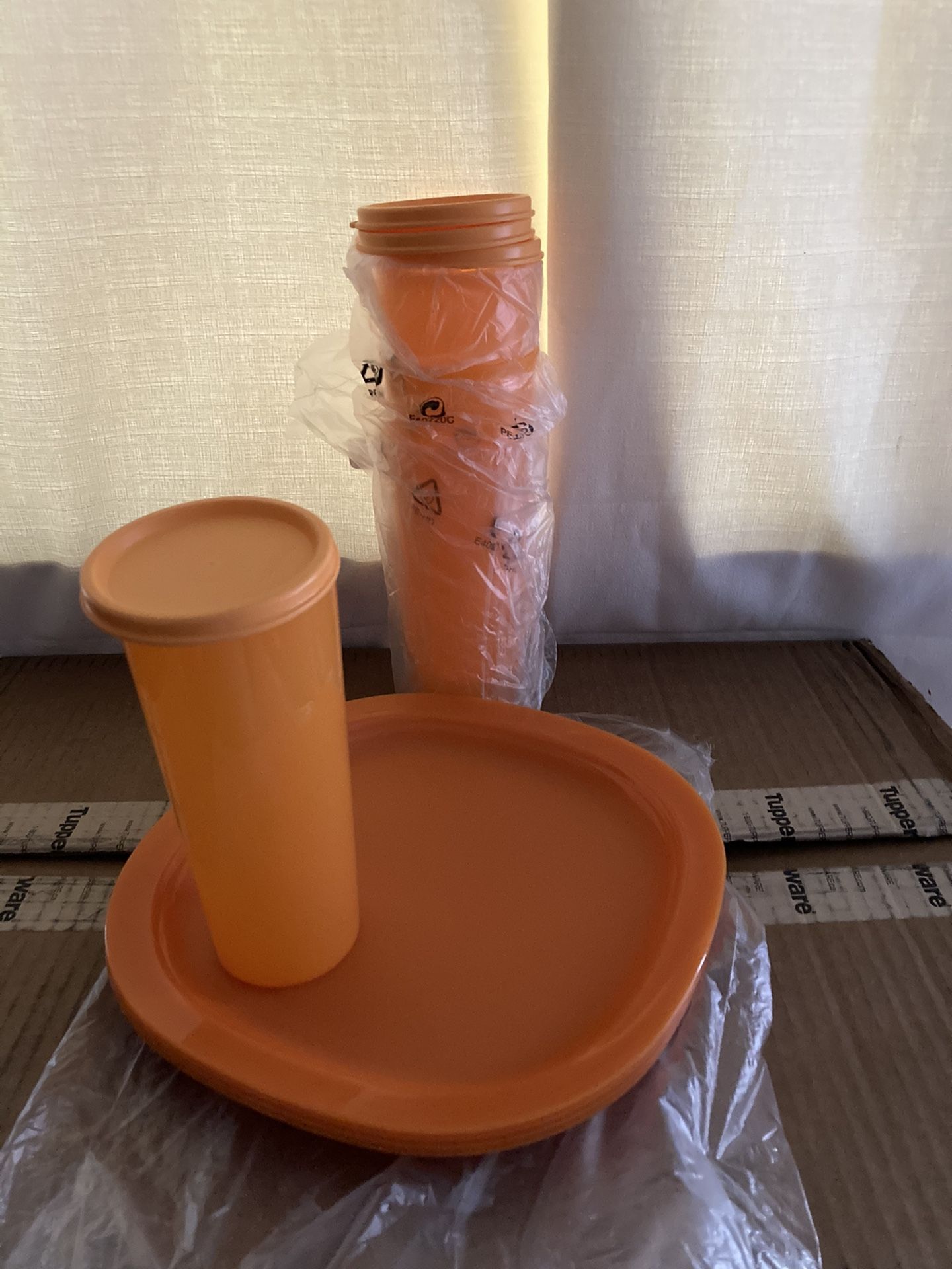 4 plates and 4 cup sets new