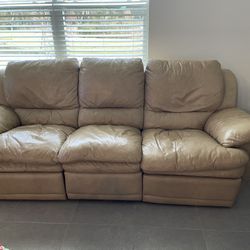 Rooms To Go Real Leather Recliner Sofa And Chair