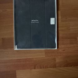 iPad Pro (12.9-inch) Smart Cover Charcoal Gray