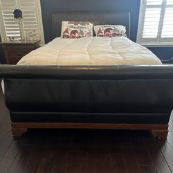 Queen Size -Marble, Wood, And Leather Bedding Set